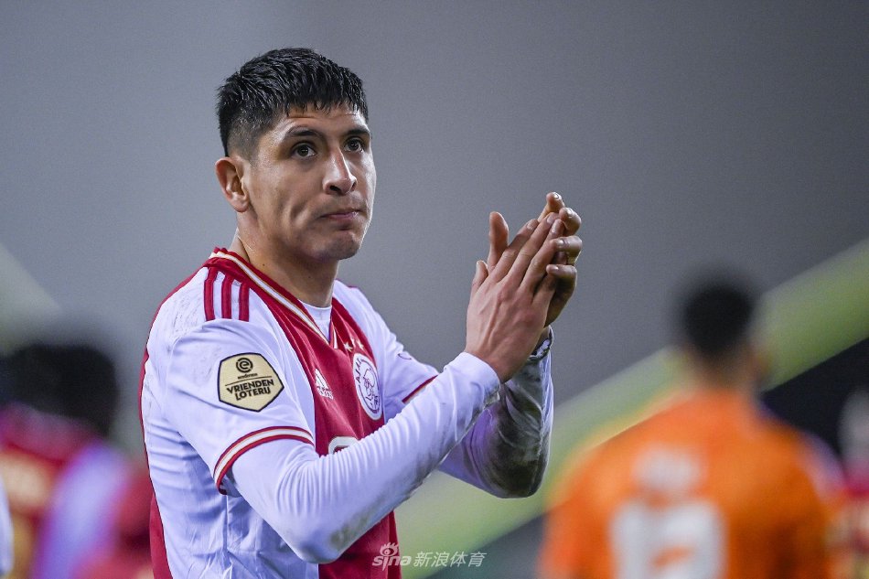 一个巨大的 一个巨大的