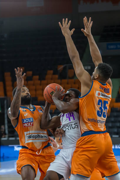 还是战术执 还是战术执