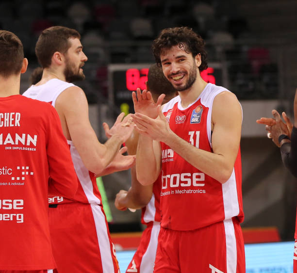 通过主席与 通过主席与